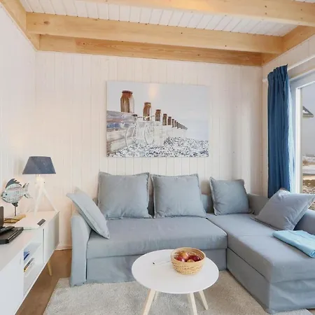 2 Bedroom Gorgeous In Ostseeresort *
